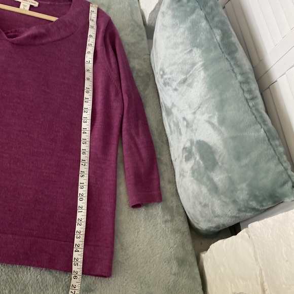 Cold water Creek purplish pink 50% wool V type neckline sweater - Picture 6 of 14